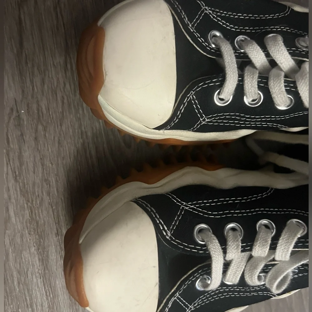 SOLD Converse Run Star Motion Black White Gum - Picture 3 of 5